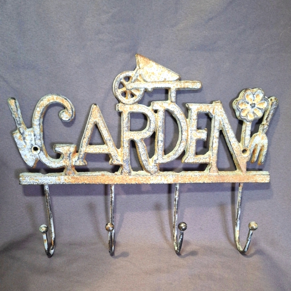 Cast Iron Distressed Garden Sign With 4 Hooks Indoor/ Outdoor Decor